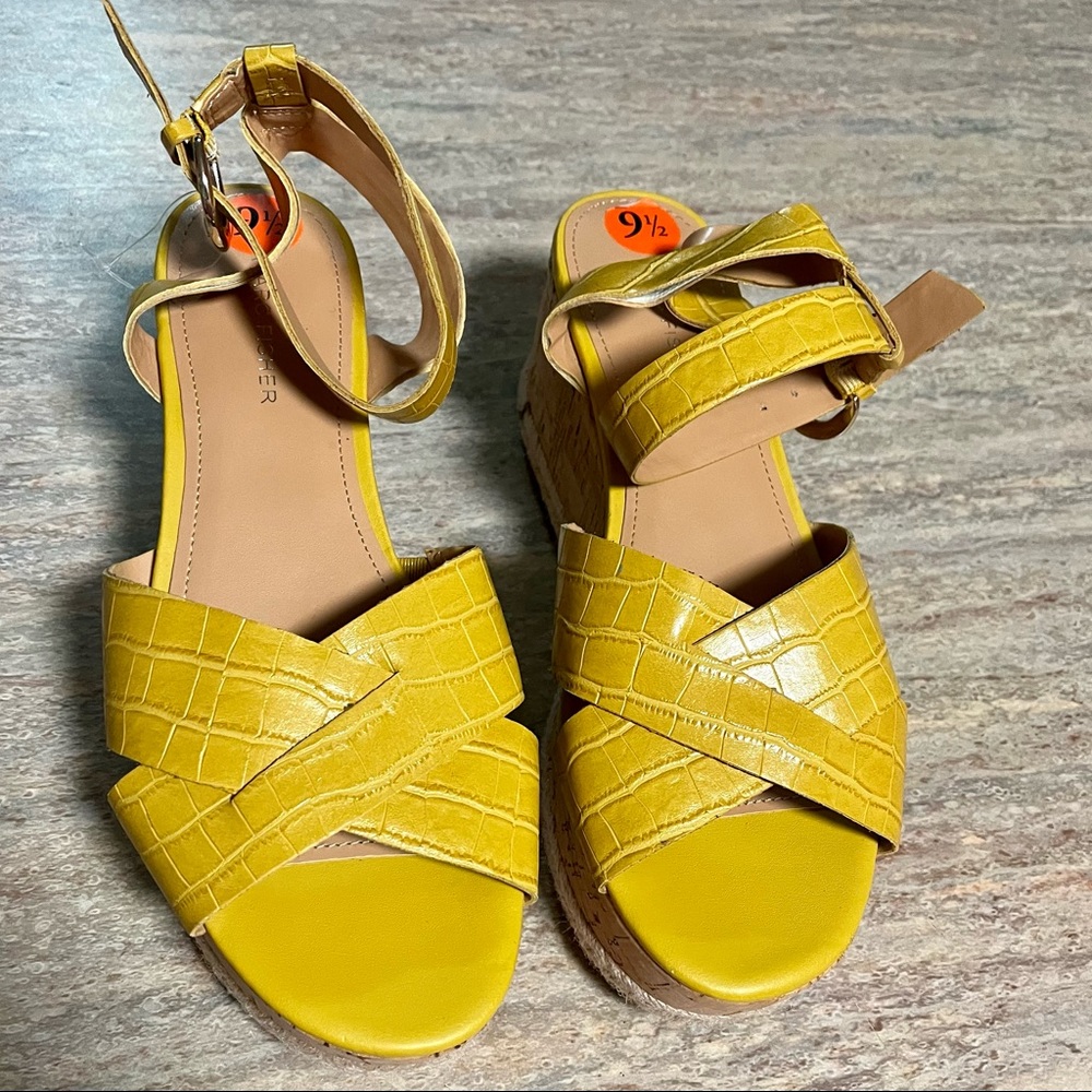 NWOB Marc Fisher mustard color wedge sandals